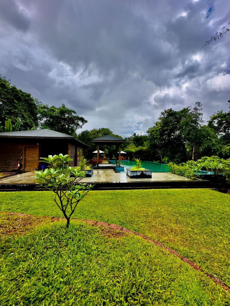 ホテル The Postcard Hideaway, Netravali Wildlife Sanctuary, Goa Vichondrem エクステリア 写真